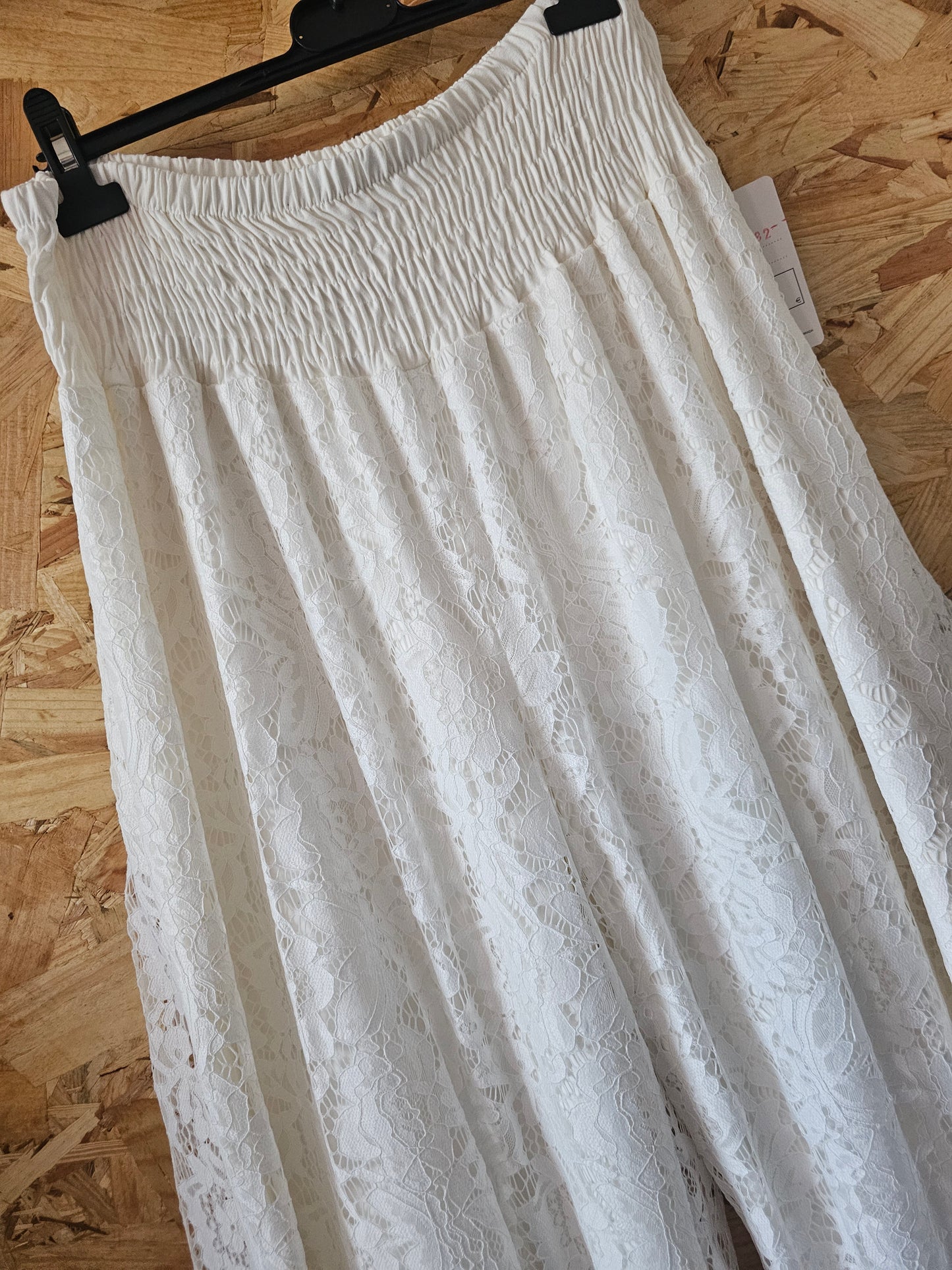 Pantalon large de dentelle