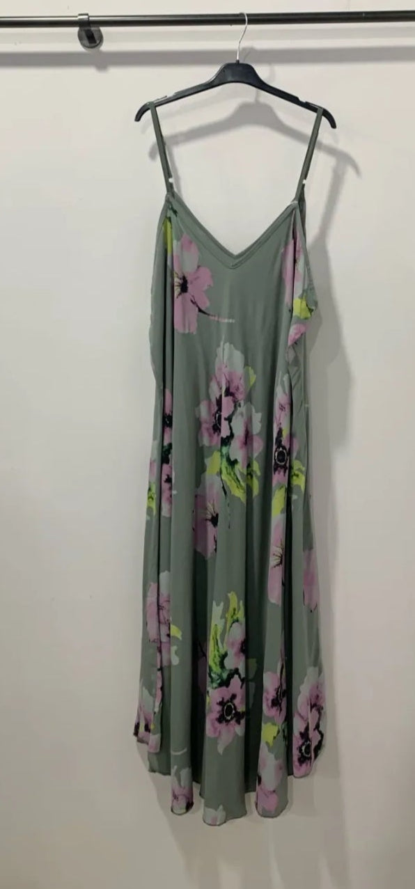 Robe évasée fleurie,  à bretelles