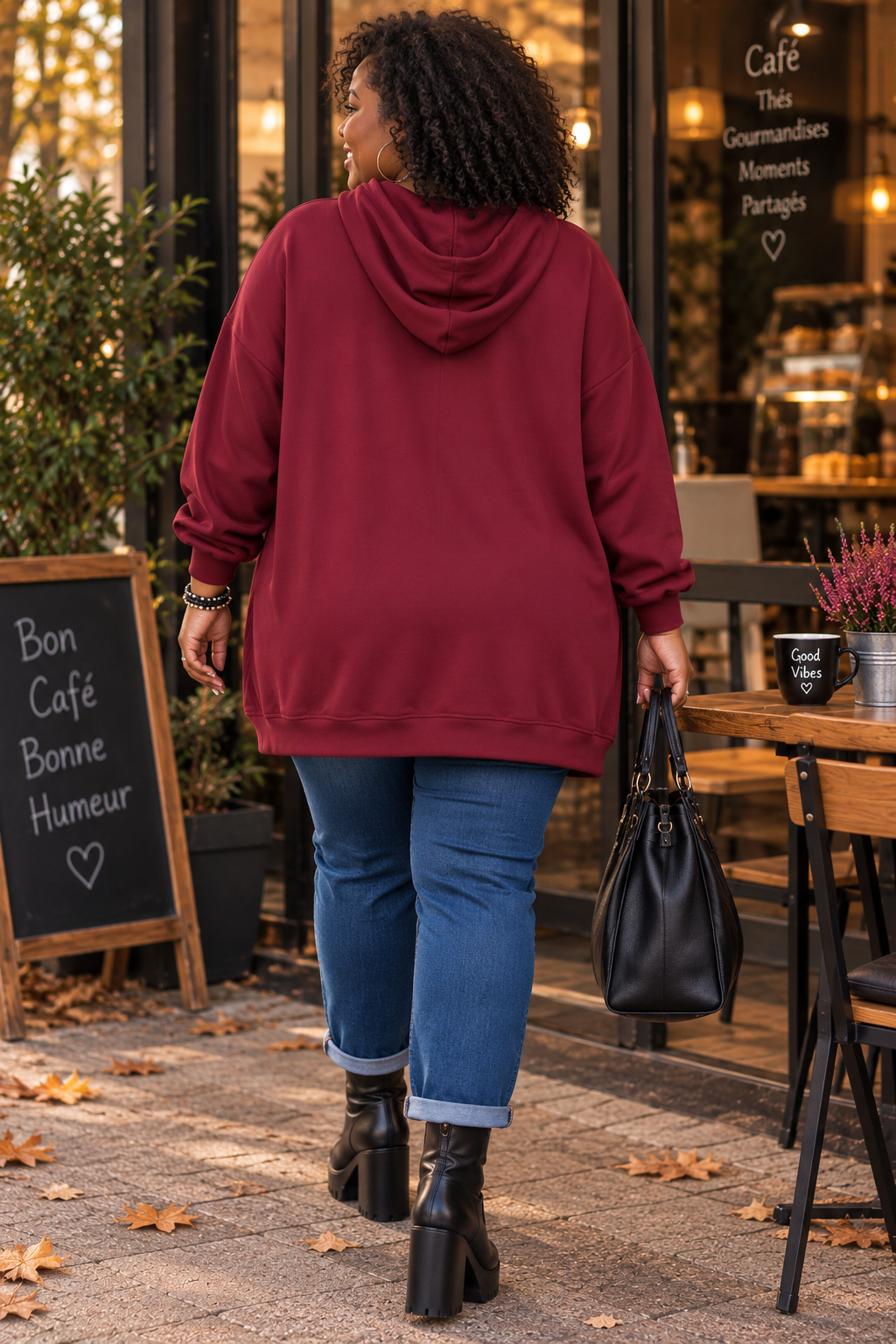 Sweat minette sous la pluie