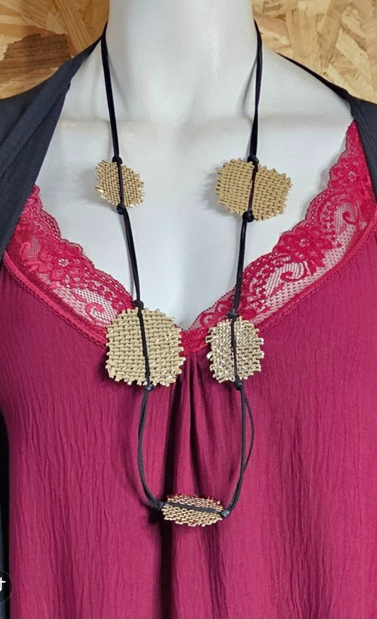 Sautoir ronds or et cordon de suédine noire