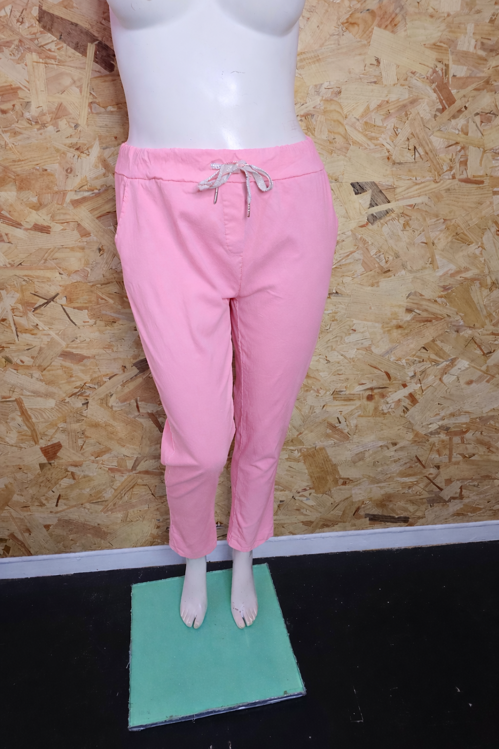 Pantalon ultra stretch dit "magique"