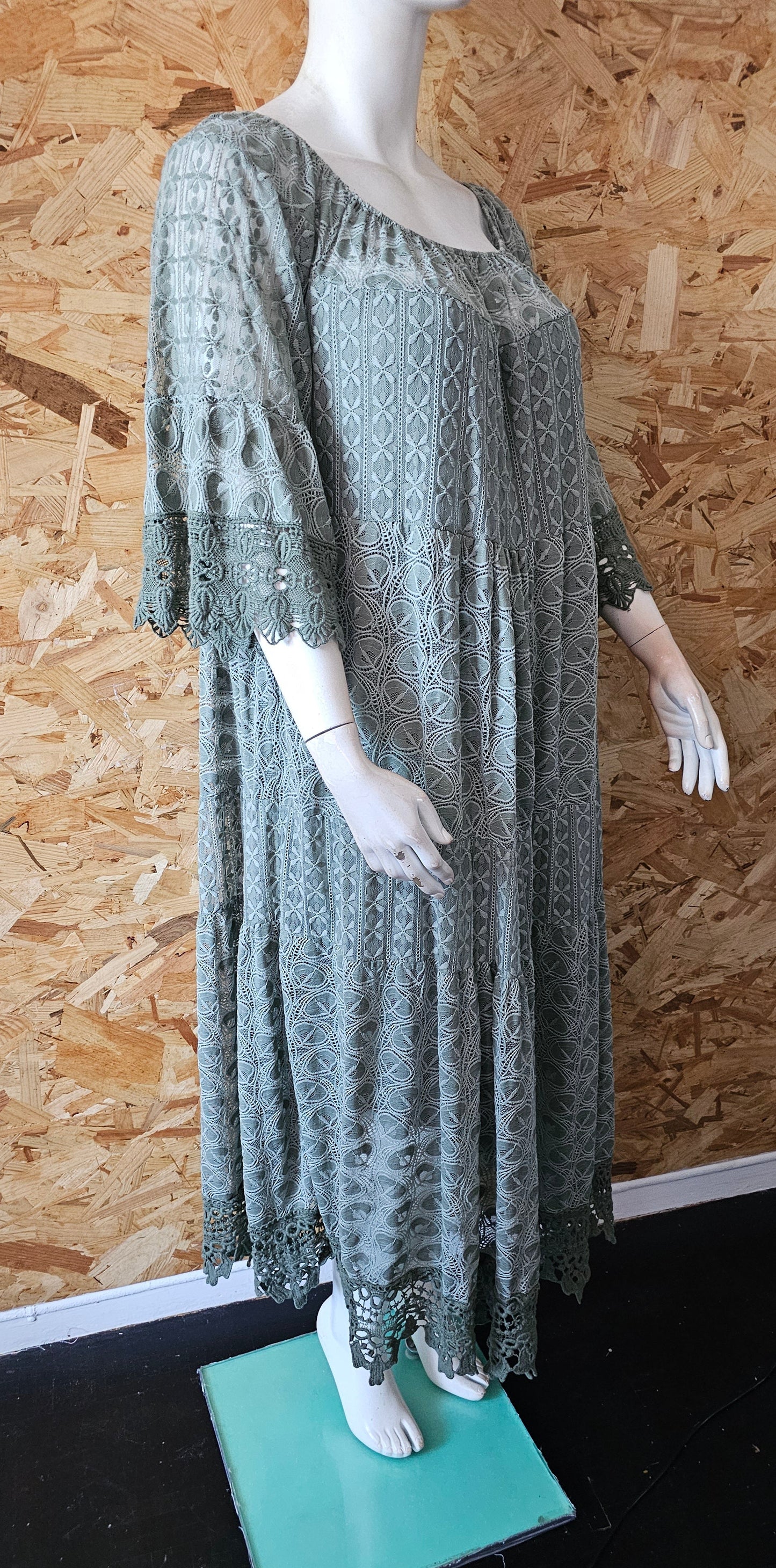 Robe longue de dentelle