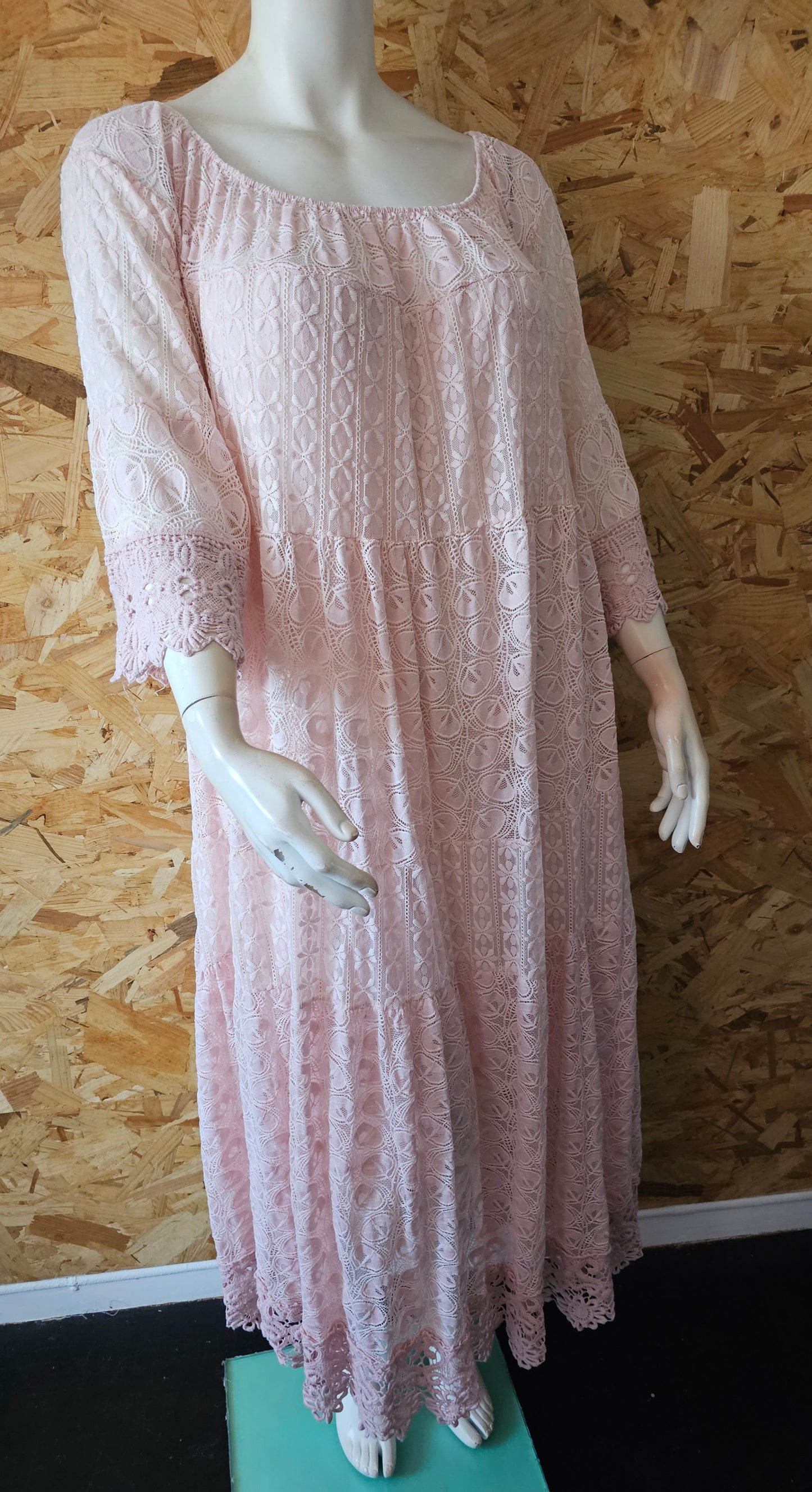 Robe longue de dentelle