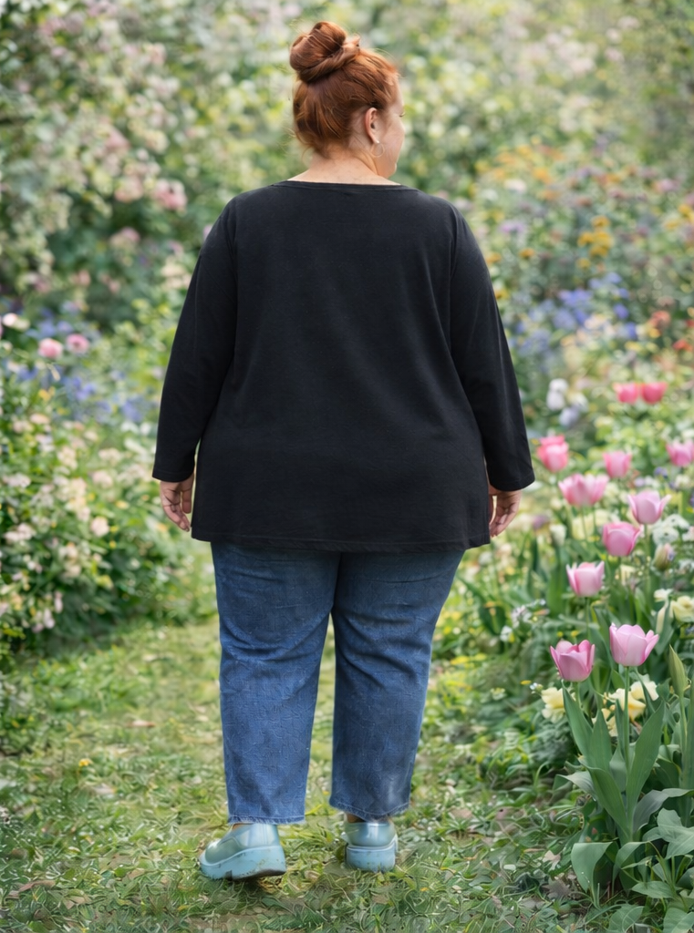 Pull fin grosse fleur centrale