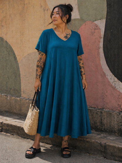 Robe longue col V , coupe évasée