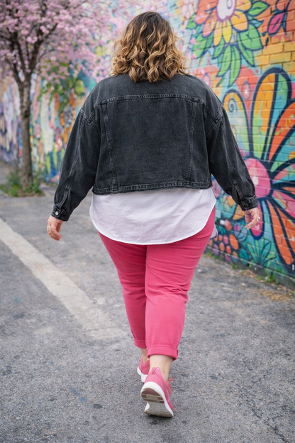 Veste jeans courte oversize et détails strass
