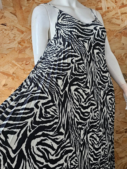 Robe plissée évasée à motifs