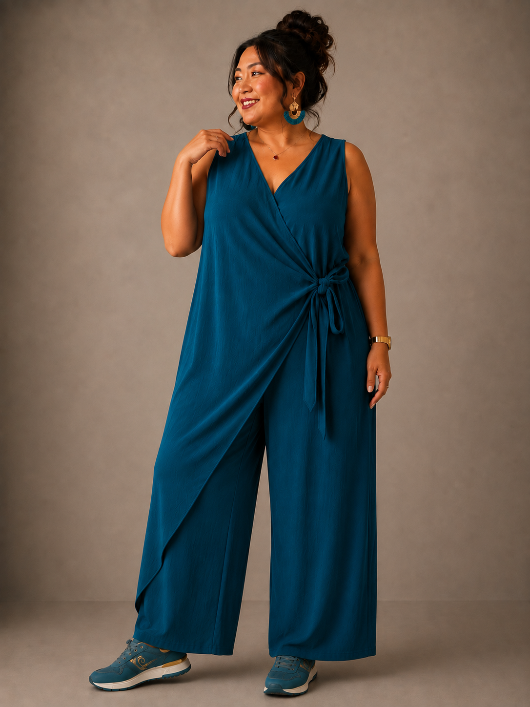 Combinaison avec drapé asymétrique devant
