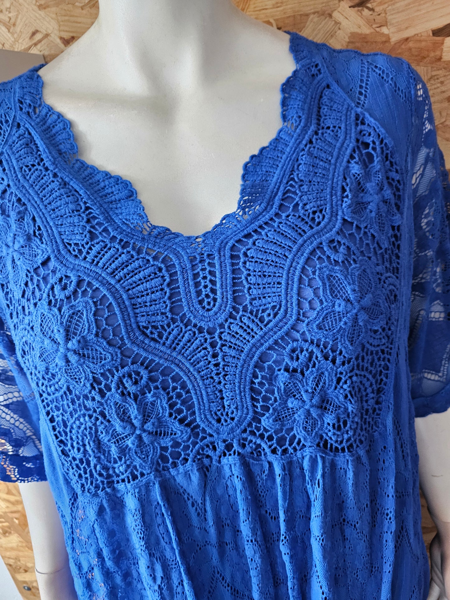 Robe dentelle et guipure