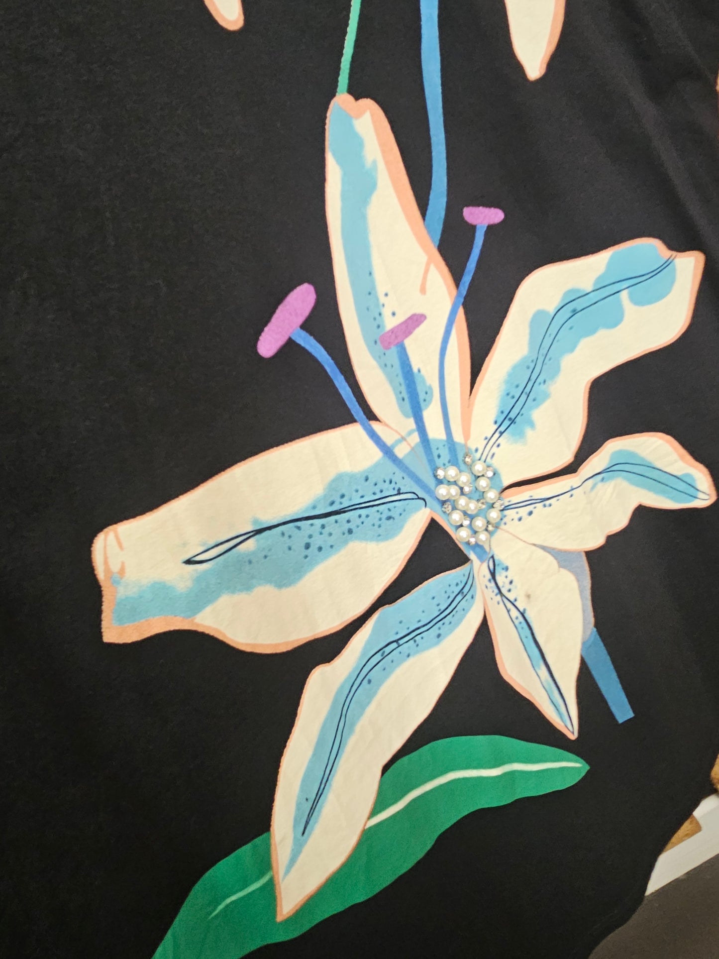Robe teeshirt ou teeshirt long  fleuri et perlé
