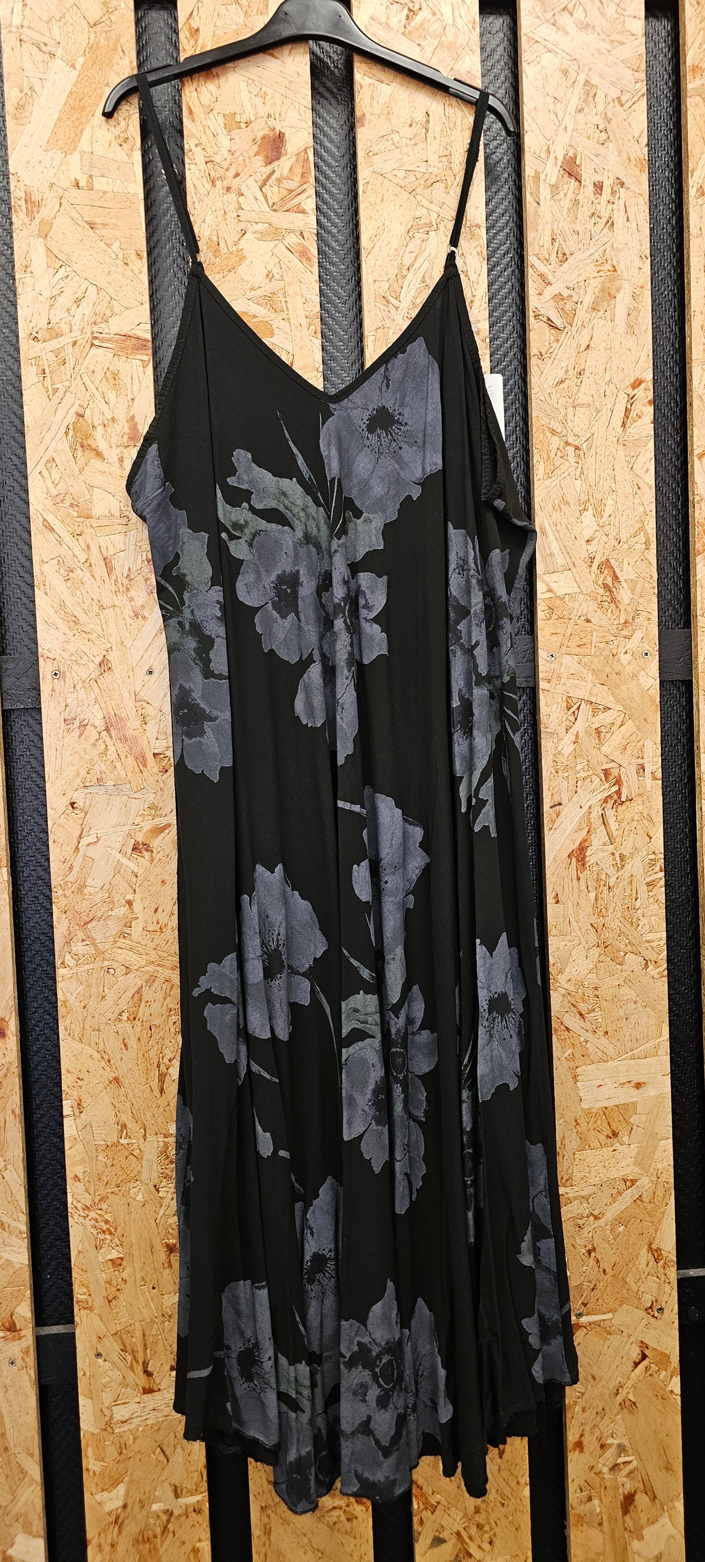 Robe évasée fleurie,  à bretelles