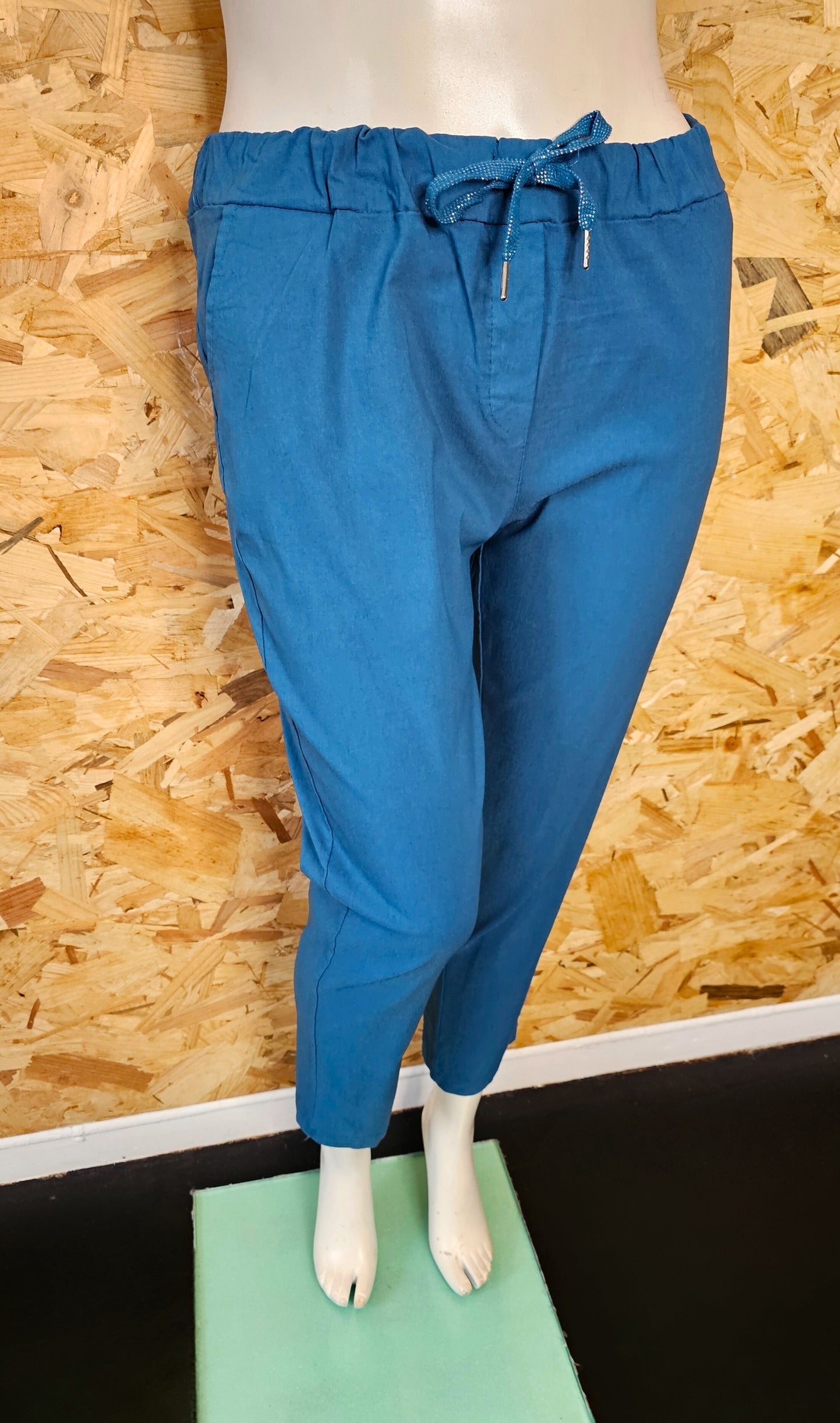 Pantalon ultra stretch dit "magique"