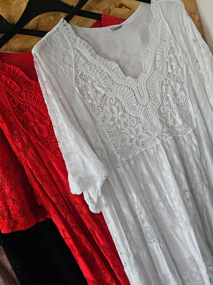 Robe dentelle et guipure