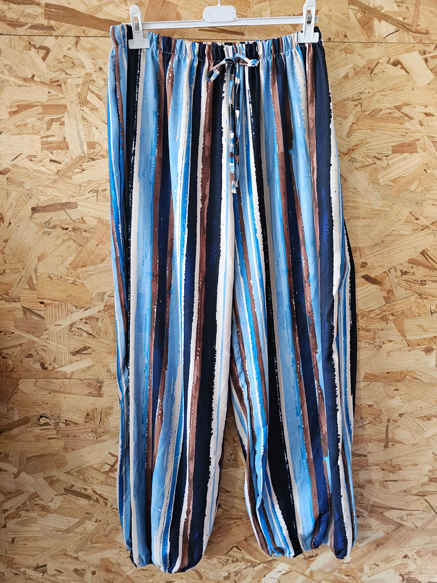Pantalon bombacho rayé